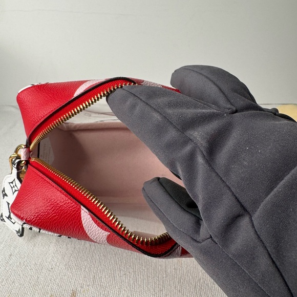 Louis Vuitton Monogram Giant Beach Pouch Pink And Red - Picture 7 of 9